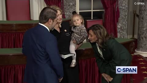 Children of sworn in senators show support for Kamala Harris