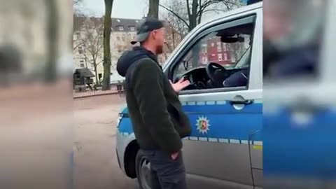 German speaks to a system pig about the rising insecurity in inner-city parks in Germany