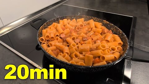 Incredibly Delicious 20-Minute Sausage Goulash – Simply Add the Sausages to the Pan and Fry