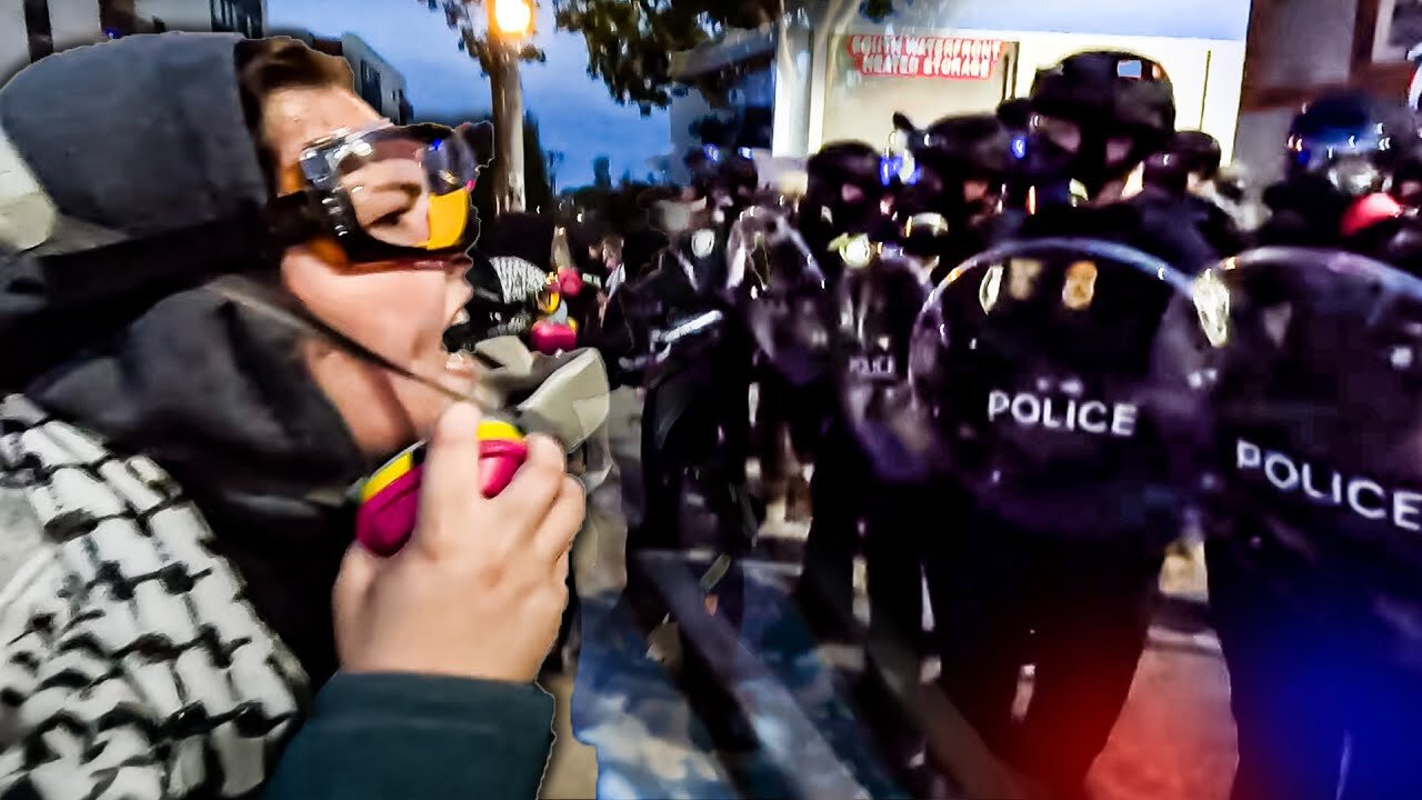 Portland ANTIFA Clash With Federal Agents