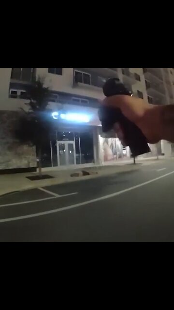 Un hombre armado con tijeras es abatido por la Policía