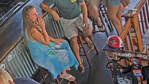 Candid Sexy Smoking Woman 719