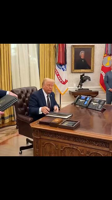 Trump signs for the release of JFK & MLK Assassination files! 😮