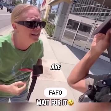 🚨 WAIT FOR IT: "Are you some ICE piece of sh!t?" Karen harasses what she thinks is an ICE agent