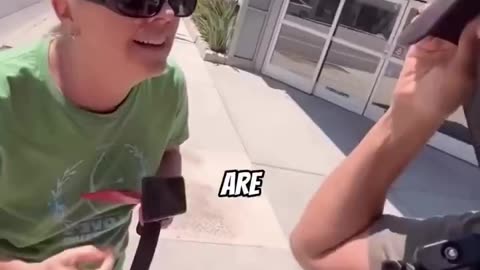 🚨 WAIT FOR IT: "Are you some ICE piece of sh!t?" Karen harasses what she thinks is an ICE agent