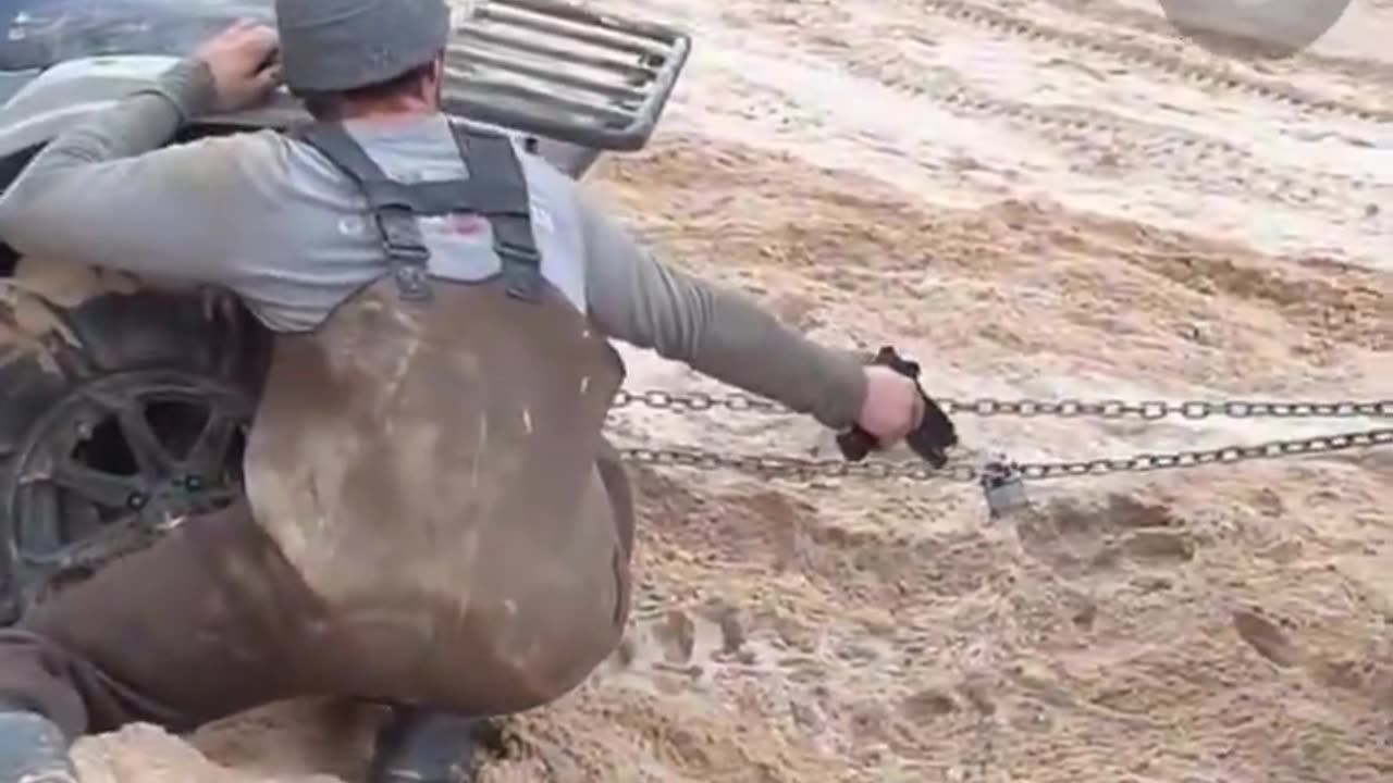 Man attempts to use a pistol to shoot lock open. Real life is not movies.