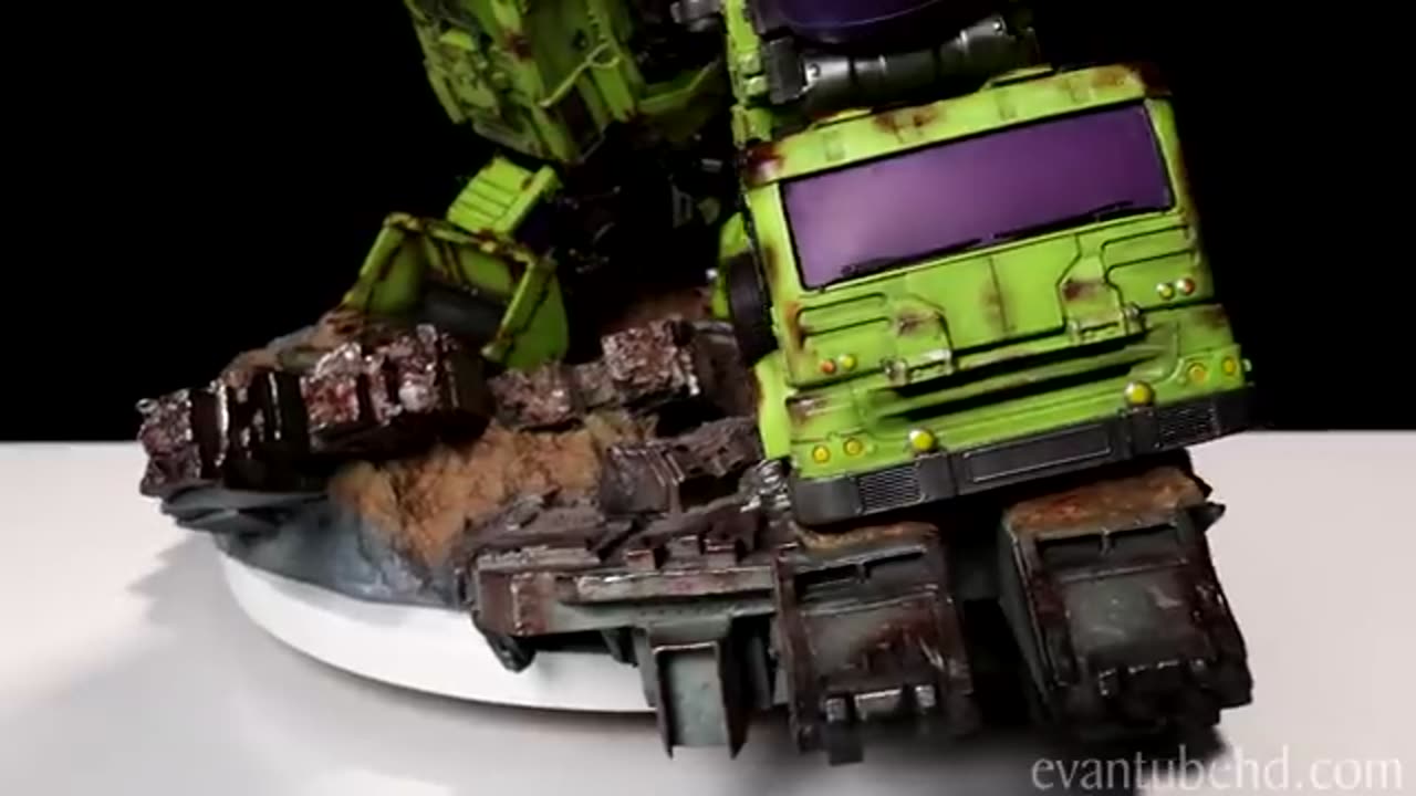 DEVASTATOR!!! I BUILT THE WORLD'S LARGEST TRANSFORMER FOR $3,000