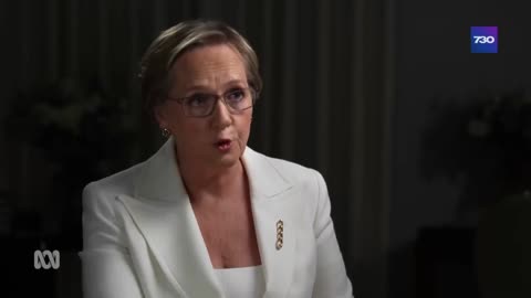 Reporter HUMILIATES Kamala Harris over "WORLD-CLASS" dodge during interview