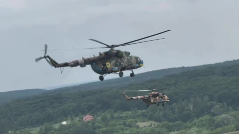 Flight of a formation of Mil Mi-8 from the Separate Aviation Regiment of the Ukraine Army