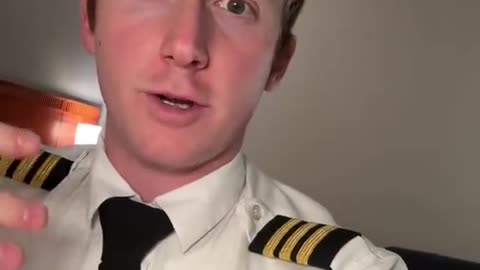 Pilot explains the real reason phones need to be in airplane mode: "it's not a conspiracy."