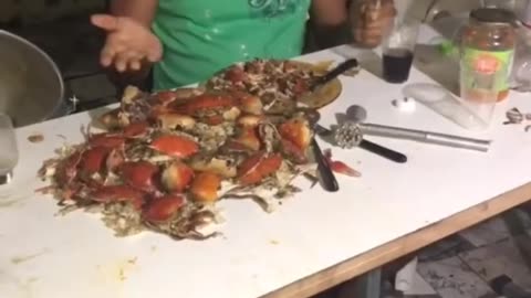 Mudo comendo Carangueijo(Comédia)