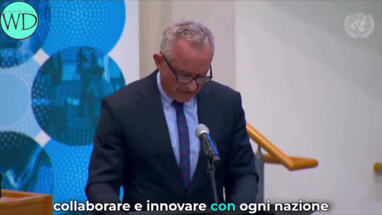 Robert Kennedy DEMOLISCE l'ONU e l' OMS.