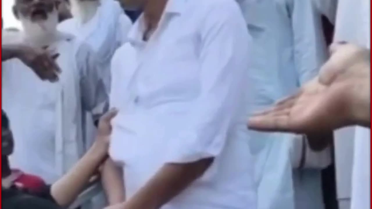 Banda Shocker: Woman Assaulted in Broad Daylight, Bystanders Record