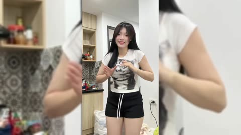 🌊💑 Let me tell you a little story