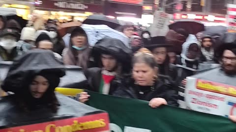 "FLOOD NEW YORK CITY FOR GAZA" in front of Fox News.