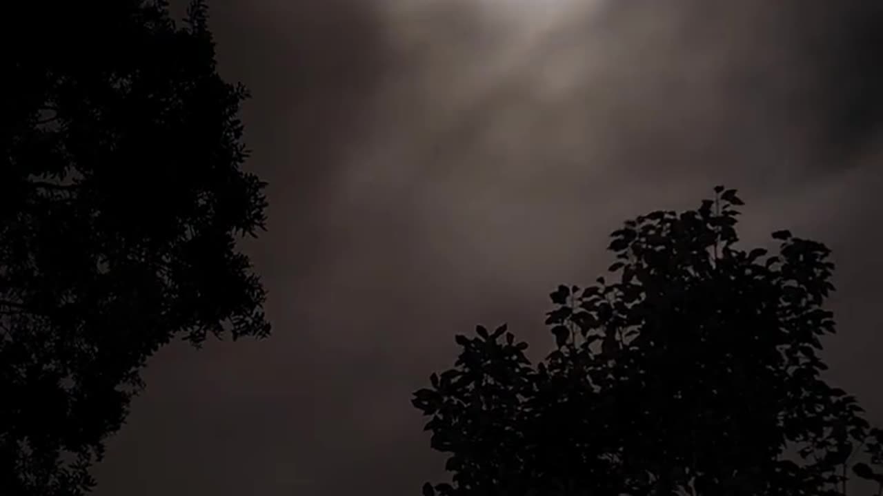 🌕🔭 BLUE ORB SPOTTED OVER FLORIDA: What's Behind This Mysterious Sighting?! | TheTruthAbove