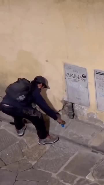 Pakistani tries to blow up apartment in Italy