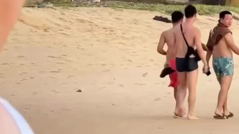 Tous regarde cette femme durable