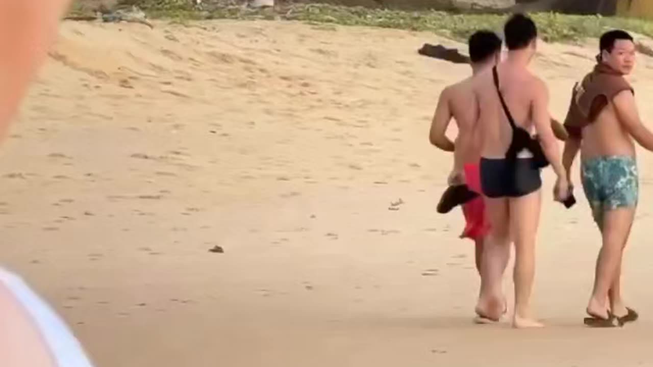 Tous regarde cette femme durable