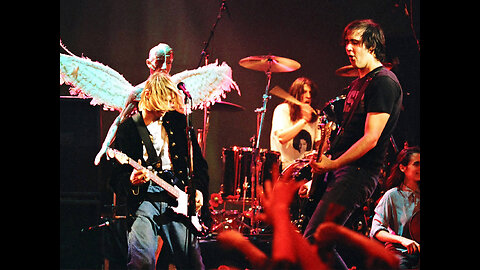SMELLS LIKE TEEN SPIRIT ~ NIRVANA ( LIVE )