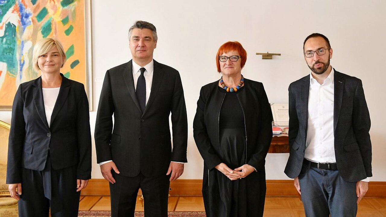 Molitelji vs Puzavci