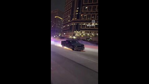 A thrilling police chase! 🤯
