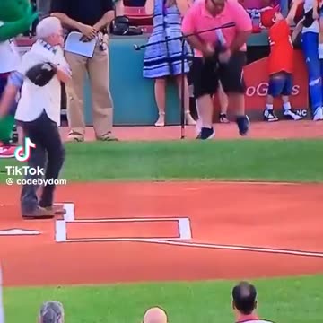 Steve 🇺🇸 - What a pitch!