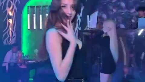 Sexy hot girl in club dance 💋🫦💋👄💋🫦♥️🍷👄💋🫦💋💕♥️❣️