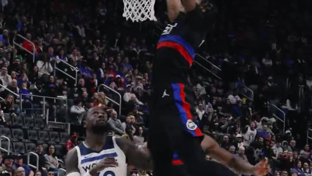 Pure Power! Pistons throw down a VICIOUS alley-oop!