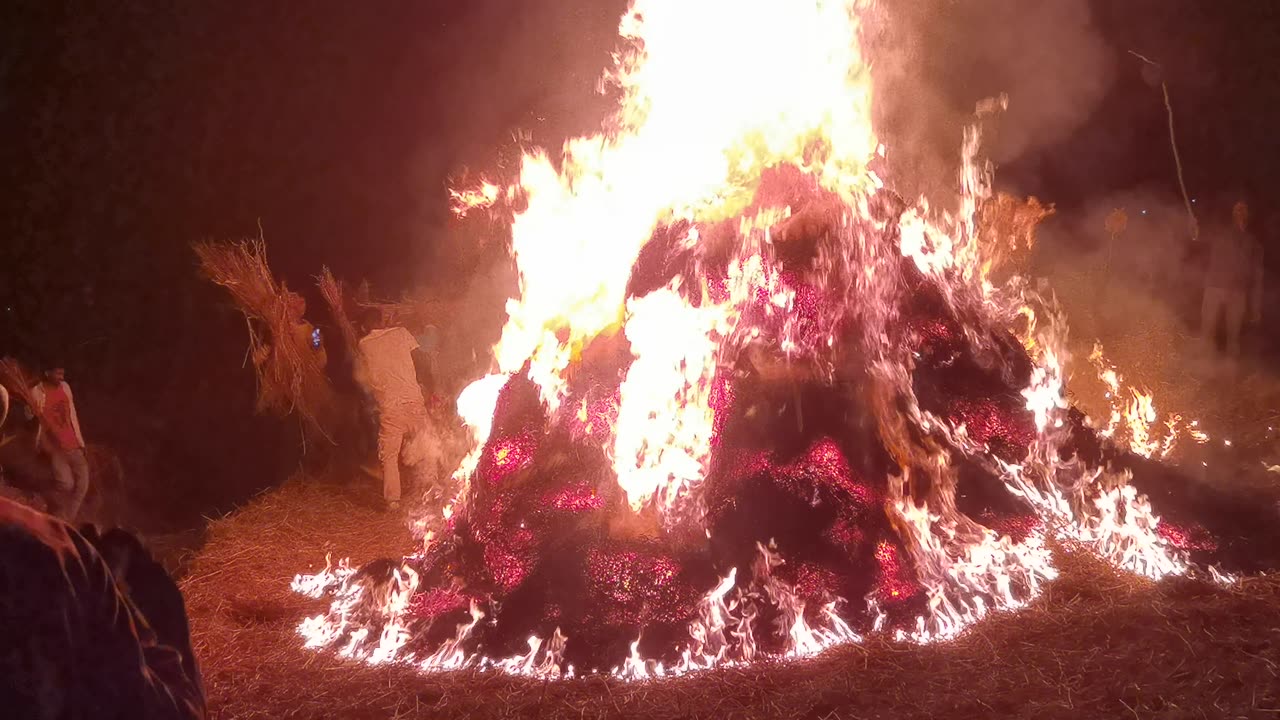 Nepali festival happy holi tomorrow will be start