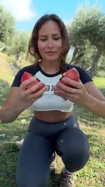 She s very CREATIVE💡💦 #camping #survival #bushcraft #outdoors #lifehack