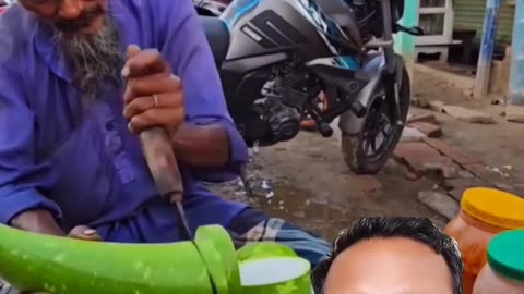 Unbelievable! 🇧🇩 Bangladesh making Live Juice 🍹 Watch till the end 😲