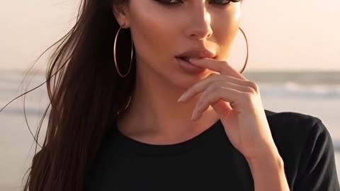 Golden hour, golden suit… guess who’s owning this beach right now? #LaJefa #BeachVibes