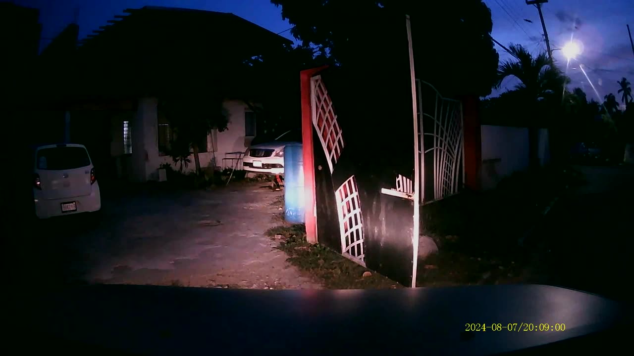 Greeting Weston Nova wore dirt splatter on palm assuming laying on the tenant side of the house