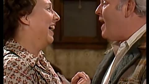 Archie tells Edith she's beautiful #allinthefamily