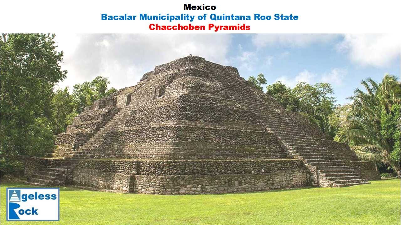 Chachchoben Ruins : Pyramids and Monuments