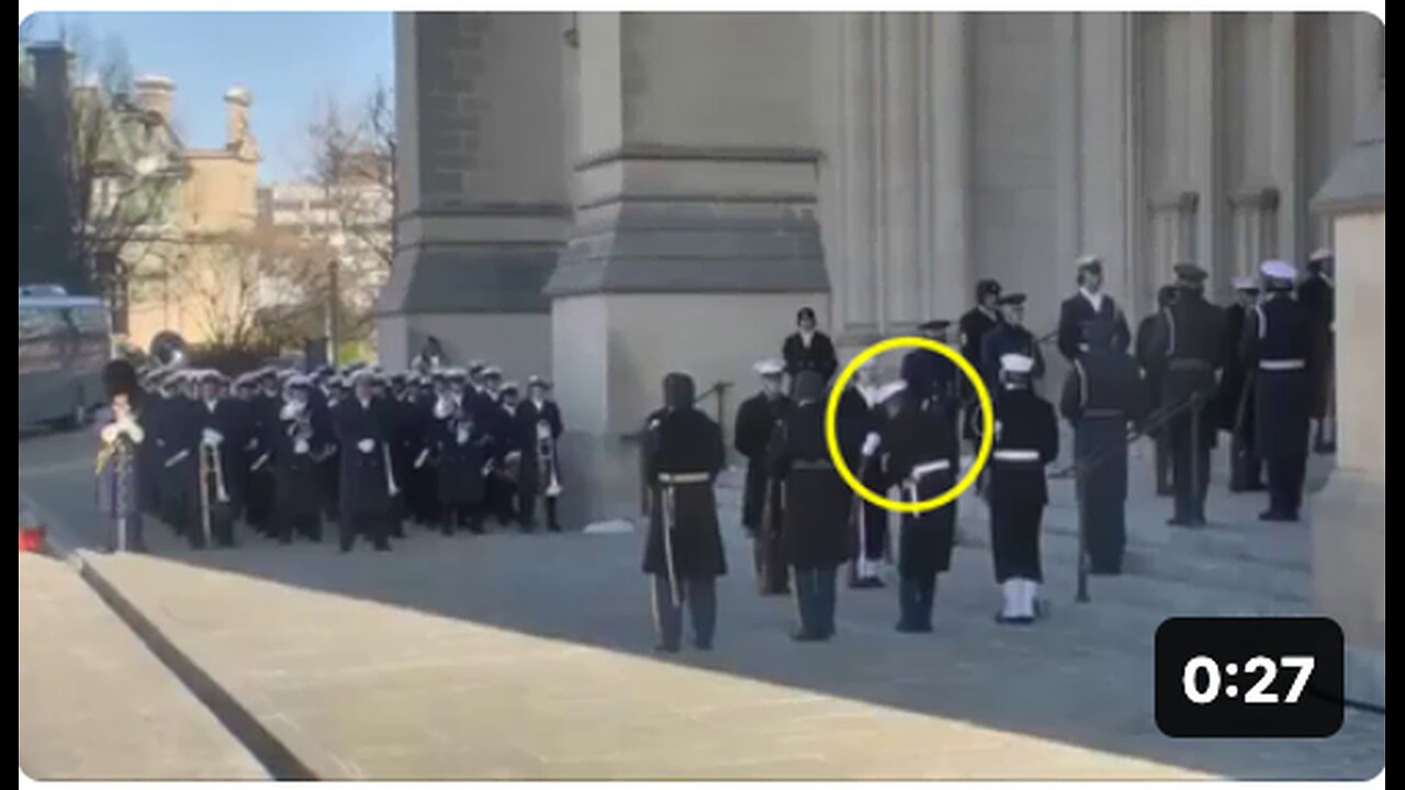 🇺🇸 Soldier collapsed during Jimmy Carter’s funeral service