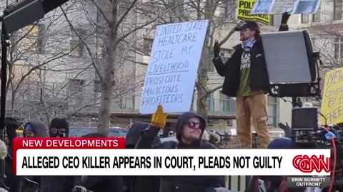 CNN reporter describes the scene in courtroom for Mangione’s arraignment
