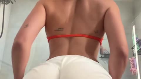 🍑 Shaking It Lose 💯🔥