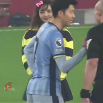 Blackpink Lisa tottenham son heung min