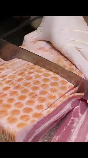 1,200 Sold Daily by Just 3 Sisters?! Best American-Style Pizza Hot Dog in Korea! 🌭🍕🔥 #shorts