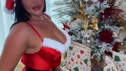 🍒 Big Tiddies Under The Christmas Tree 🎄