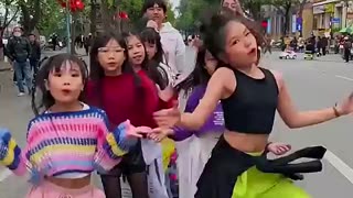Incredible: Which team danced better: 1️⃣ or 2️⃣?