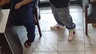 Amazing: Thief's demands ignored during failed robbery attempt #Shorts