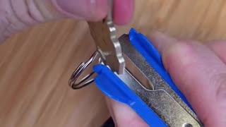 Now I use a staple remover to easily glide my keys onto the key ring 🔑