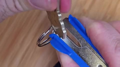 Now I use a staple remover to easily glide my keys onto the key ring 🔑