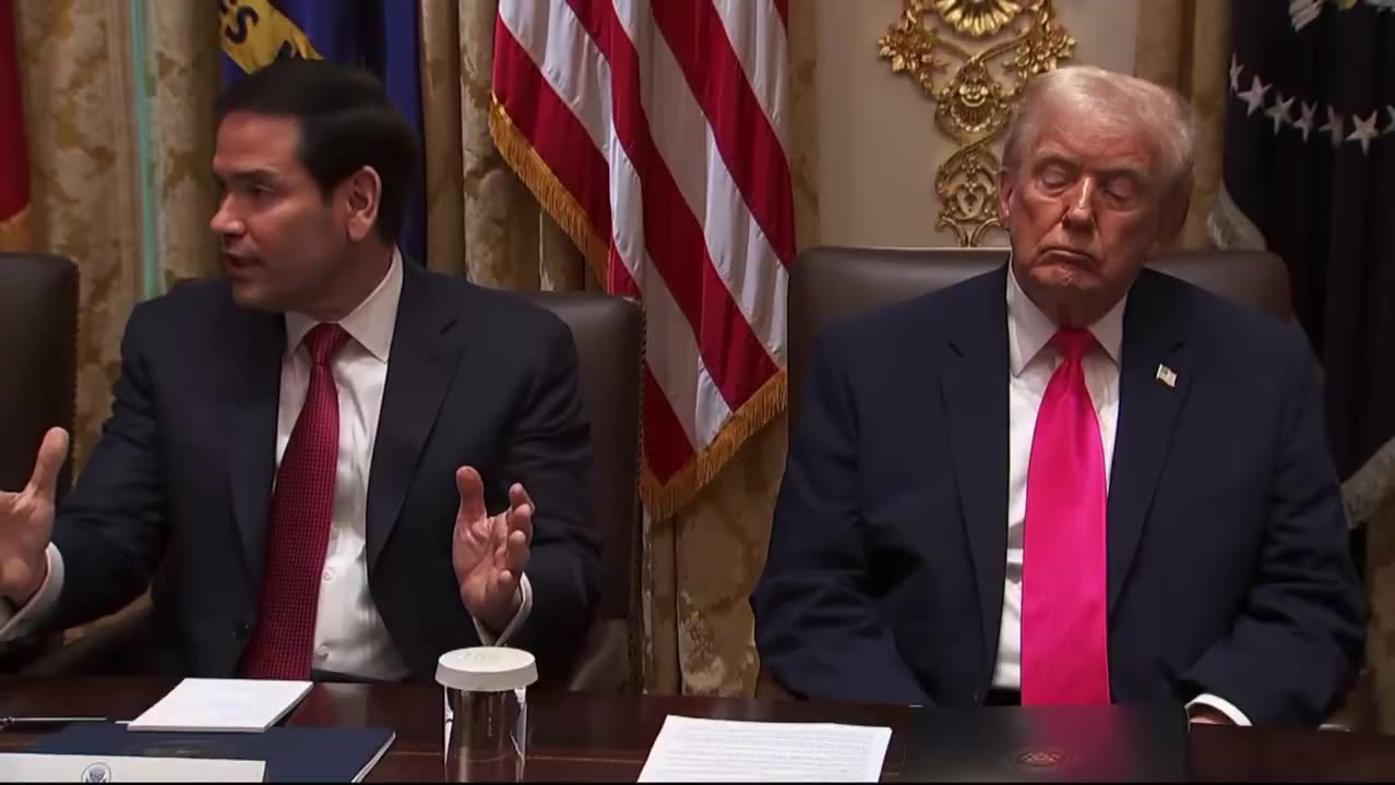 Donald Trump Falls asleep during his own cabinet meeting.