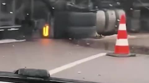 Severe storms in Turkey disrupt traffic