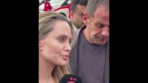 Angelina Jolie visited the Rafah crossing to express her solidarity with the people of the Gaza