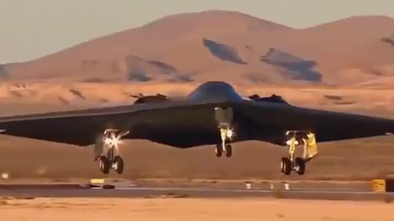 Amazing B-2 Spirit Stealth Bomber Landing.